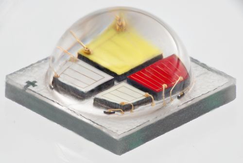 ���J�Ƴ���һ����ɫLED