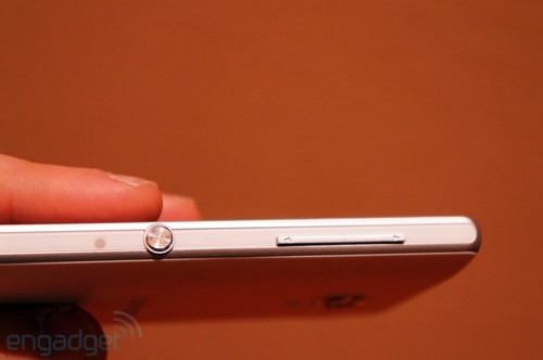 ȫ������ 1080p�ĺ�����Xperia ZL�l��