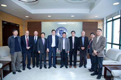 ����W(xu��)΢��̫��Ɲ��΢���ϵ�y(t��ng)����҆��Ãxʽ��̫��Ɲ�y���c��(y��ng)��Փ���ɹ��e��