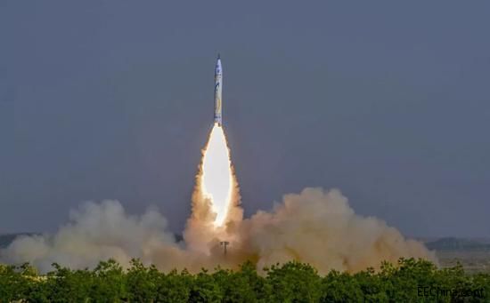 ���f���R˹�˂�