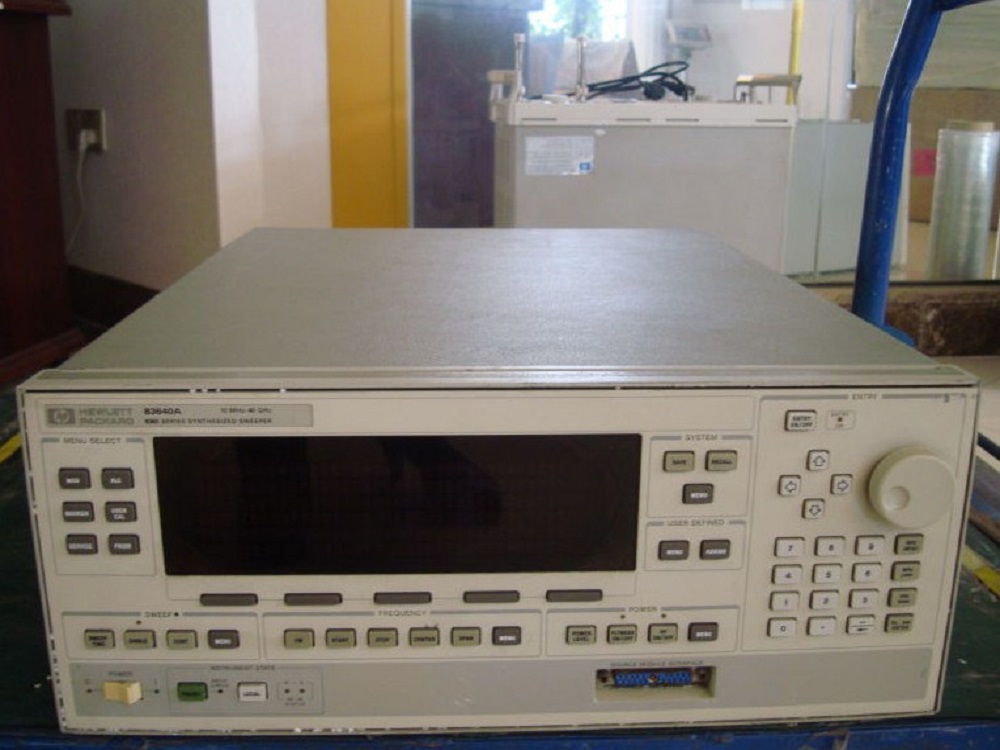 Agilent HP8340B�ϳɒ��l��̖(h��o)Դ
