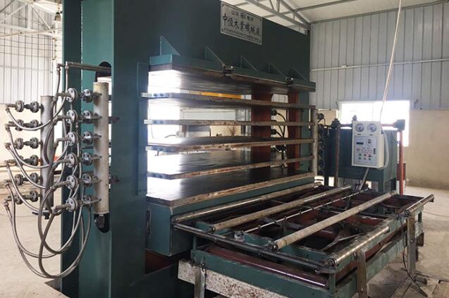 ��(y��ng)�������l�l����ľ�ĸ���ԇ��^���М؝�Ⱥ͉����O(ji��n)��ϵ�y(t��ng)�еĹ��w������