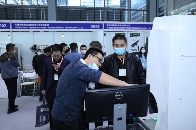 �A�����������c�Ƽ���(chu��ng)��չ�[����SMF�����x�_չ�Hʣ����2���£�