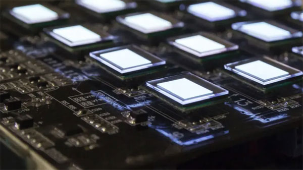 OLED��QLED��MicroLED��������һ���@ʾ���g���l��Ц�����