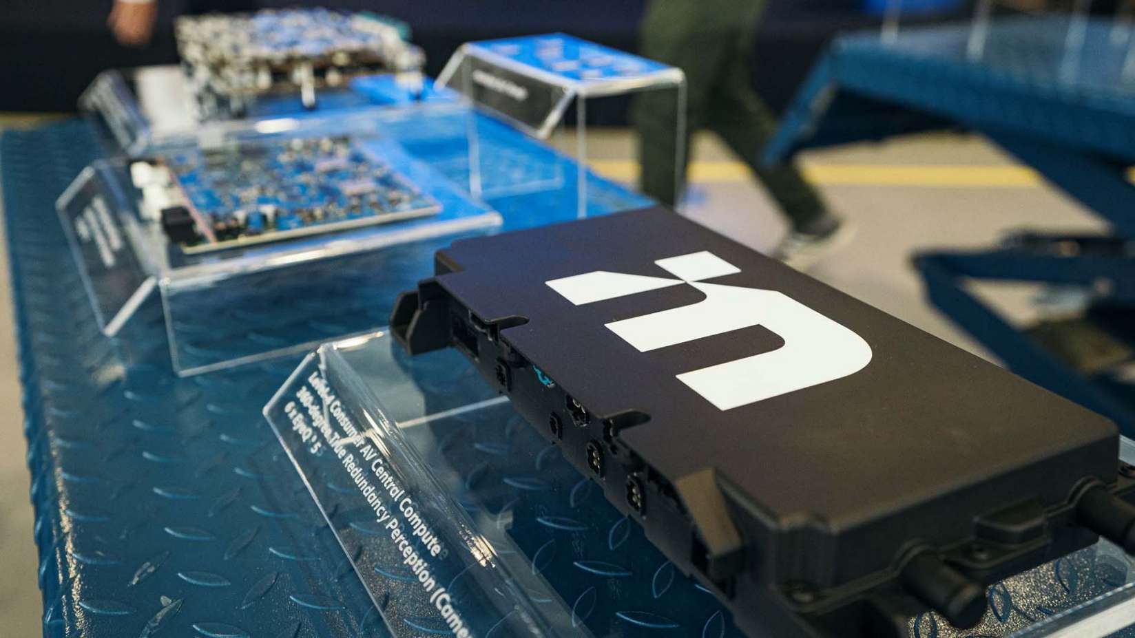 Mobileye�l(f��)��ȫ��EyeQ Kitܛ���_�l(f��)���߰�������߼���ȫ�{��o��ϵ�y(t��ng)������