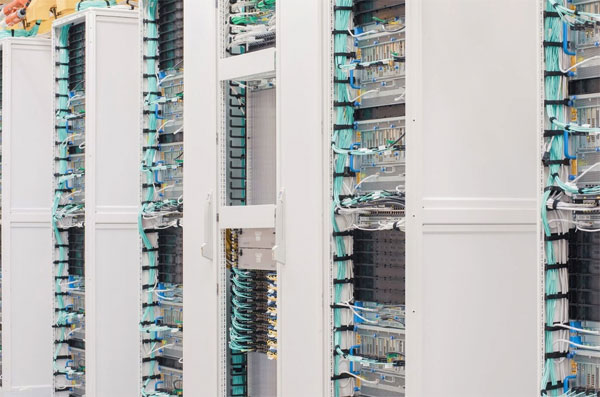 ���f(w��n)�wӢ���_(d��)оƬ + ΢ܛ��(sh��)�|��ԪͶ�Y��������� ChatGPT ����ĳ���(j��)Ӌ(j��)��C(j��)