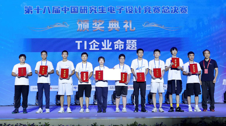 �� 18 �����ِ�A�M��Ļ�����݃x����I���}����Z��s