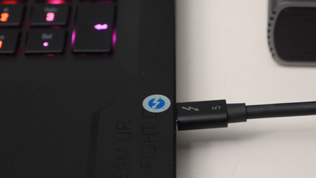 ���}������ߎ����j��3����Ӣ�ؠ��Ƴ���һ�� Thunderbolt 5 �B�Ӽ��g