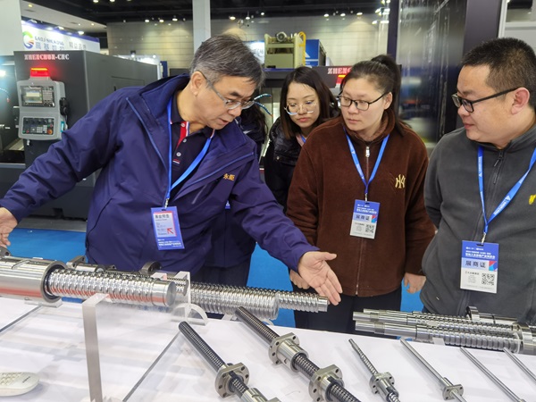 �L���ݗU�ڔ��ؙC������ν���Ħ��ϵ����