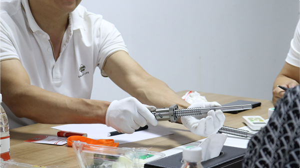 ����{���L��z�U�ķ����g϶��