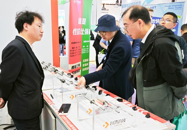 ����܇���ӵ����պ��죺�L�黨�I�Ŀ��I(l��ng)���ܸ���